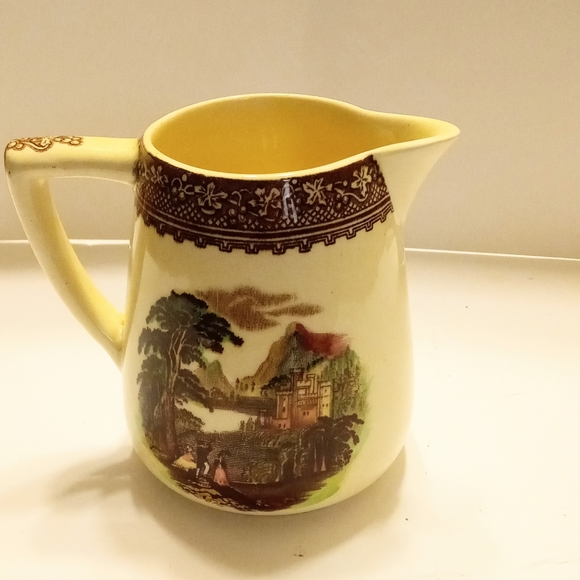 Royal Staffordshire Pottery Jenny Lind Creamer Made In England - Picture 4 of 8